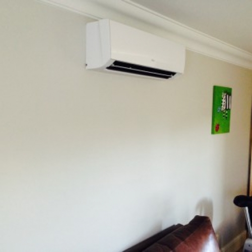 Typical Hiwall indoor unit instal